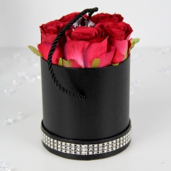 Ekskluzywny mini bukiet CZERWONYCH RÓŻ z diamentem, BO-73